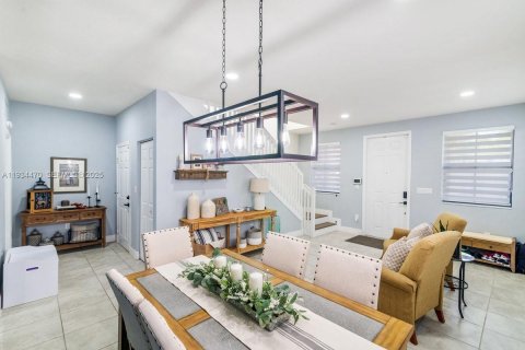 House in Homestead, Florida 3 bedrooms, 231.98 sq.m. № 1994111 - photo 7