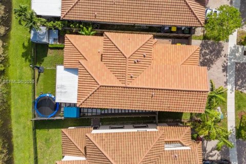 House in Homestead, Florida 3 bedrooms, 231.98 sq.m. № 1994111 - photo 14