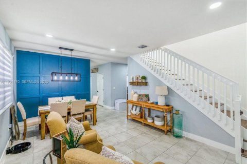 House in Homestead, Florida 3 bedrooms, 231.98 sq.m. № 1994111 - photo 2