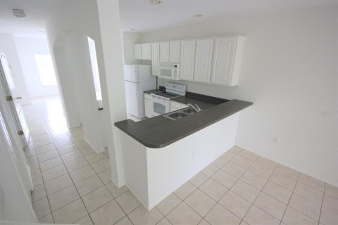 Adosado en alquiler en Spring Hill, Florida, 2 dormitorios, 124.02 m2 № 2114974 - foto 3