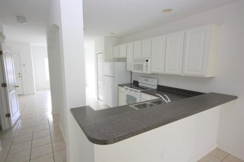 Adosado en alquiler en Spring Hill, Florida, 2 dormitorios, 124.02 m2 № 2114974 - foto 2