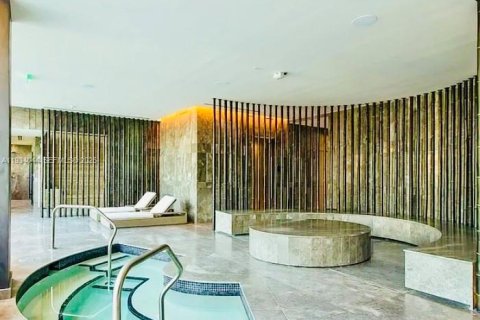 Copropriété à vendre à Miami, Floride: 2 chambres, 106.19 m2 № 2035296 - photo 18