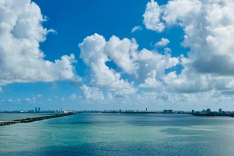 Copropriété à vendre à Miami, Floride: 2 chambres, 106.19 m2 № 2035296 - photo 2