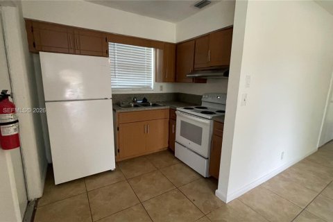 Propiedad comercial en venta en Lauderhill, Florida, 222.87 m2 № 2261187 - foto 23