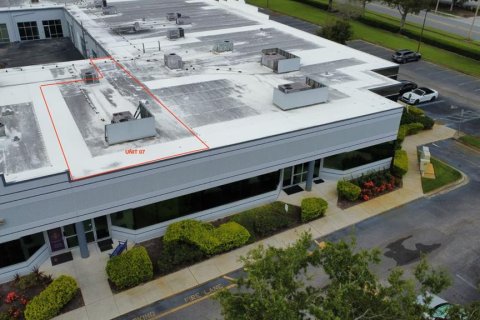 Propiedad comercial en alquiler en Orlando, Florida, 211.17 m2 № 1915575 - foto 1