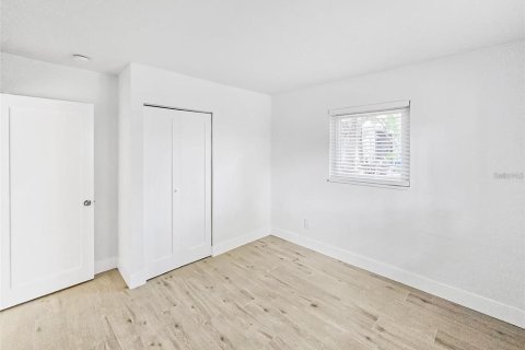 Commercial property in Palmetto, Florida 8 bedrooms, 113.71 sq.m. № 2259330 - photo 11