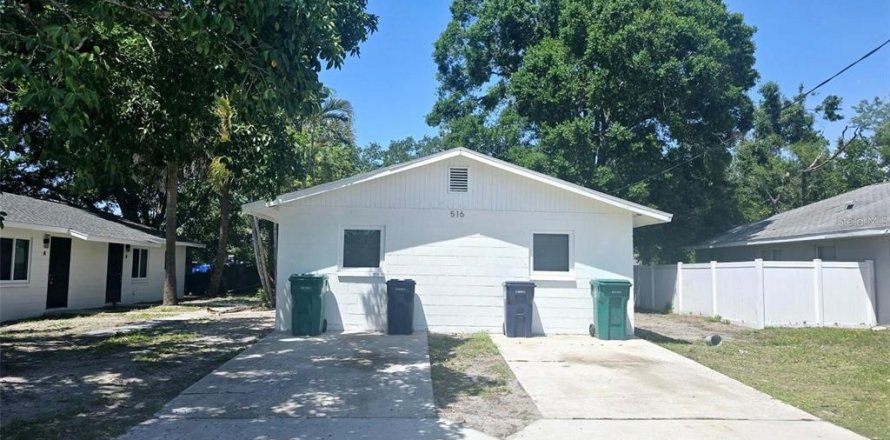 Commercial property in Palmetto, Florida 8 bedrooms, 113.71 sq.m. № 2259330
