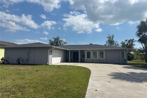 Villa ou maison à louer à Rotonda, Floride: 3 chambres, 164.25 m2 № 2166105 - photo 2