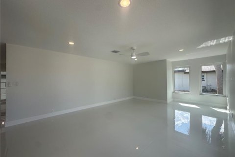 Villa ou maison à louer à Rotonda, Floride: 3 chambres, 164.25 m2 № 2166105 - photo 6