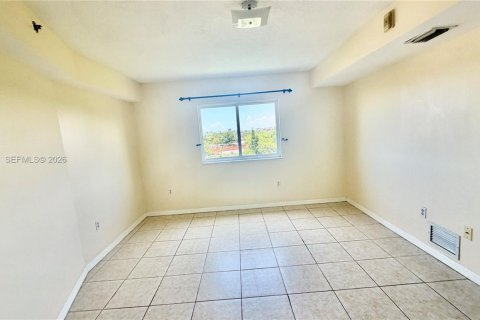Copropriété à vendre à Miami, Floride: 2 chambres, 80.36 m2 № 2085371 - photo 16