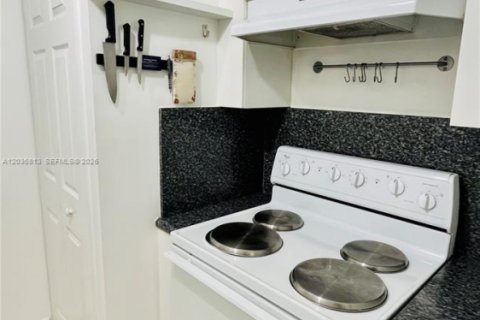 Copropriété à vendre à Miami, Floride: 2 chambres, 80.36 m2 № 2085371 - photo 12