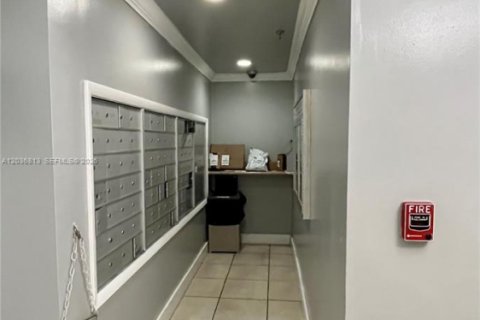 Copropriété à vendre à Miami, Floride: 2 chambres, 80.36 m2 № 2085371 - photo 24