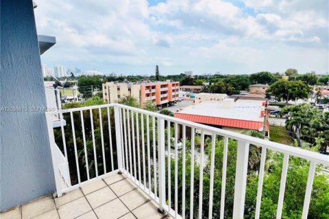 Copropriété à vendre à Miami, Floride: 2 chambres, 80.36 m2 № 2085371 - photo 2