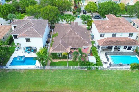 Купить виллу или дом в Катлер-Бей, Флорида 4 спальни, 174.84м2, № 1991878 - фото 30