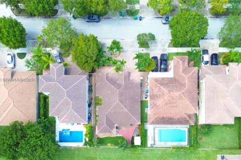Купить виллу или дом в Катлер-Бей, Флорида 4 спальни, 174.84м2, № 1991878 - фото 29