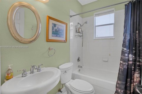 Купить виллу или дом в Катлер-Бей, Флорида 4 спальни, 174.84м2, № 1991878 - фото 8