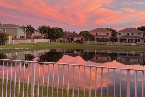 Купить виллу или дом в Катлер-Бей, Флорида 4 спальни, 174.84м2, № 1991878 - фото 27