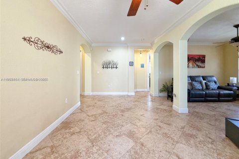 Купить виллу или дом в Катлер-Бей, Флорида 4 спальни, 174.84м2, № 1991878 - фото 11