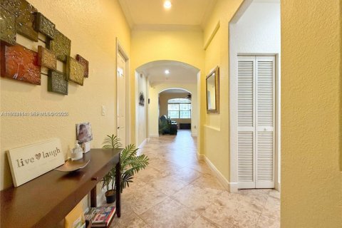 Купить виллу или дом в Катлер-Бей, Флорида 4 спальни, 174.84м2, № 1991878 - фото 4