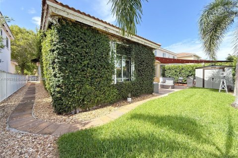 Купить виллу или дом в Катлер-Бей, Флорида 4 спальни, 174.84м2, № 1991878 - фото 26