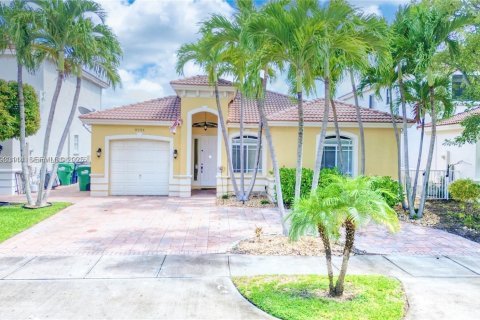 Купить виллу или дом в Катлер-Бей, Флорида 4 спальни, 174.84м2, № 1991878 - фото 3