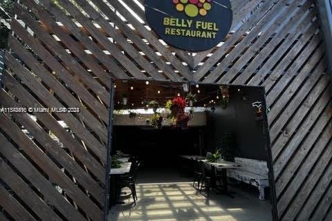 Oficina en alquiler en Hialeah Gardens, Florida № 1058914 - foto 1