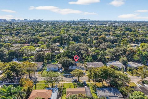 Купить виллу или дом в Норт-Майами, Флорида 5 комнат, 119.1м2, № 2023500 - фото 28