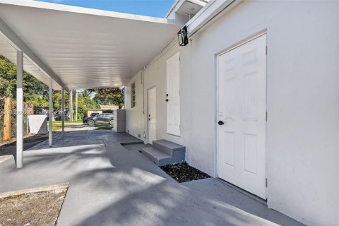 Купить виллу или дом в Норт-Майами, Флорида 5 комнат, 119.1м2, № 2023500 - фото 19