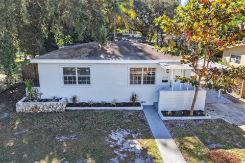 Купить виллу или дом в Норт-Майами, Флорида 5 комнат, 119.1м2, № 2023500 - фото 25