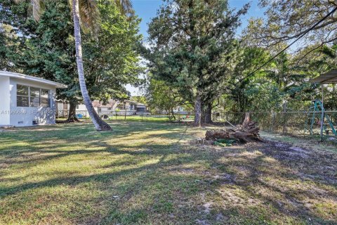 Купить виллу или дом в Норт-Майами, Флорида 5 комнат, 119.1м2, № 2023500 - фото 22