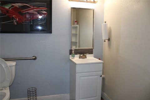 Immobilier commercial à vendre à Spring Hill, Floride: 37.16 m2 № 2131519 - photo 9