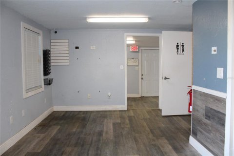 Immobilier commercial à vendre à Spring Hill, Floride: 37.16 m2 № 2131519 - photo 6