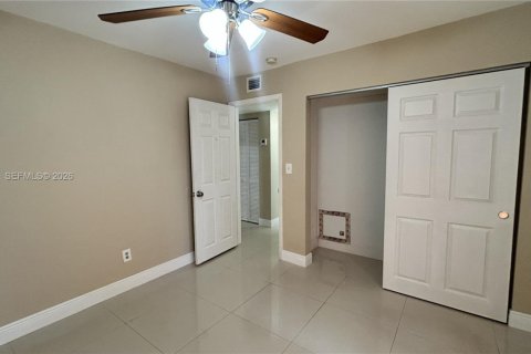 Condo in Miami, Florida, 2 bedrooms № 2146082 - photo 7