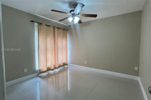 Condo in Miami, Florida, 2 bedrooms № 2146082 - photo 6