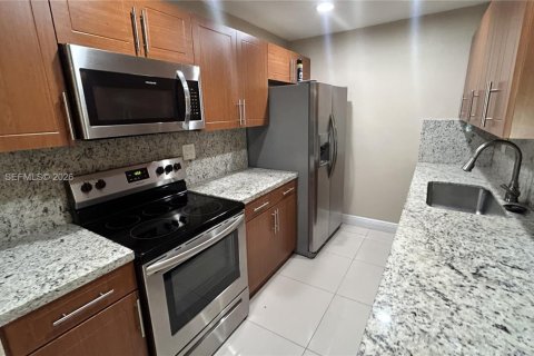 Condo in Miami, Florida, 2 bedrooms № 2146082