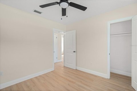 House in Orlando, Florida 3 bedrooms, 122.91 sq.m. № 2291121 - photo 26