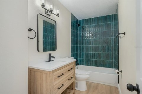 House in Orlando, Florida 3 bedrooms, 122.91 sq.m. № 2291121 - photo 6