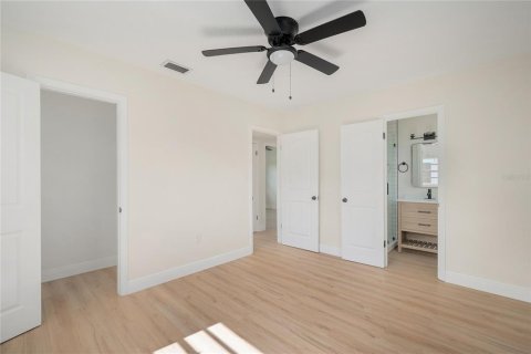 House in Orlando, Florida 3 bedrooms, 122.91 sq.m. № 2291121 - photo 30