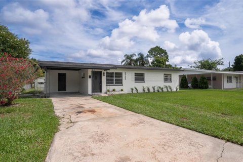 House in Orlando, Florida 3 bedrooms, 122.91 sq.m. № 2291121