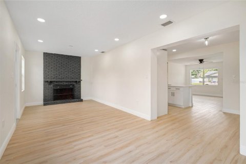 House in Orlando, Florida 3 bedrooms, 122.91 sq.m. № 2291121 - photo 18