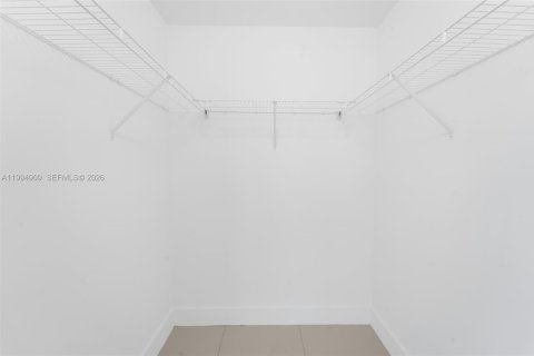 Condominio en alquiler en Miami, Florida, 1 dormitorio, 65.68 m2 № 2056586 - foto 12