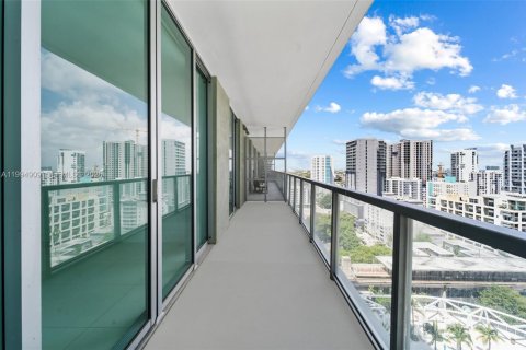 Condominio en alquiler en Miami, Florida, 1 dormitorio, 65.68 m2 № 2056586 - foto 8