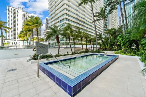 Condominio en alquiler en Miami, Florida, 1 dormitorio, 65.68 m2 № 2056586 - foto 14