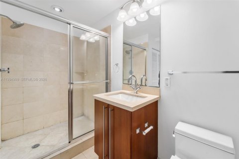 Condominio en alquiler en Miami, Florida, 1 dormitorio, 65.68 m2 № 2056586 - foto 10