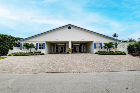 Propiedad comercial en alquiler en Ocean Ridge, Florida, 2 dormitorios, 112.97 m2 № 1132850 - foto 1