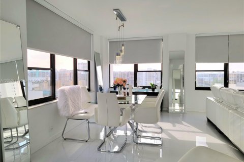 Copropriété à vendre à Hollywood, Floride: 2 chambres, 126.35 m2 № 2173419 - photo 11