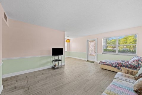 Купить кондоминиум в Уэст-Палм-Бич, Флорида 4 комнаты, 74.14м2, № 2082729 - фото 7