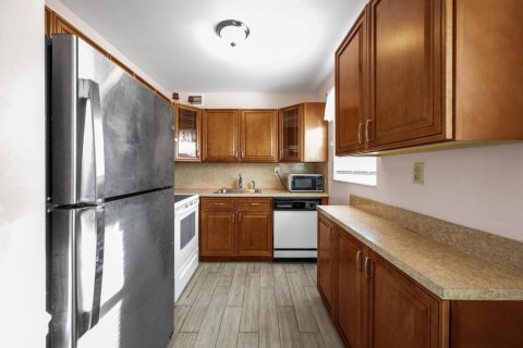 Купить кондоминиум в Уэст-Палм-Бич, Флорида 4 комнаты, 74.14м2, № 2082729 - фото 11