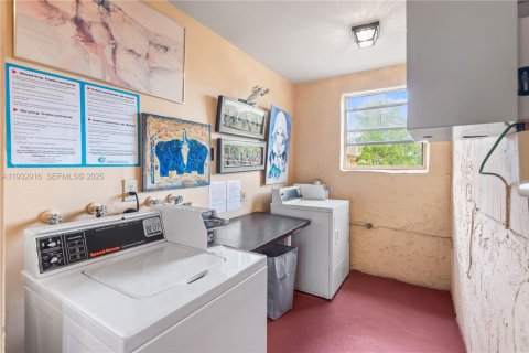 Condo in Tamarac, Florida, 1 bedroom  № 1991929 - photo 22