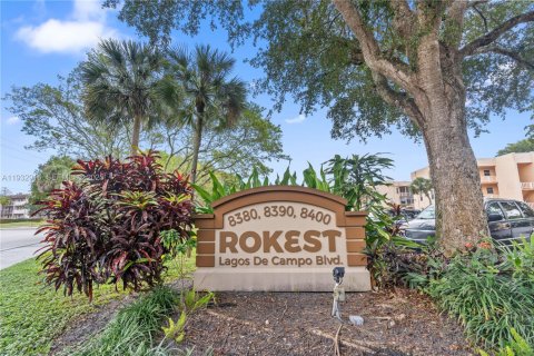 Condo in Tamarac, Florida, 1 bedroom  № 1991929 - photo 17